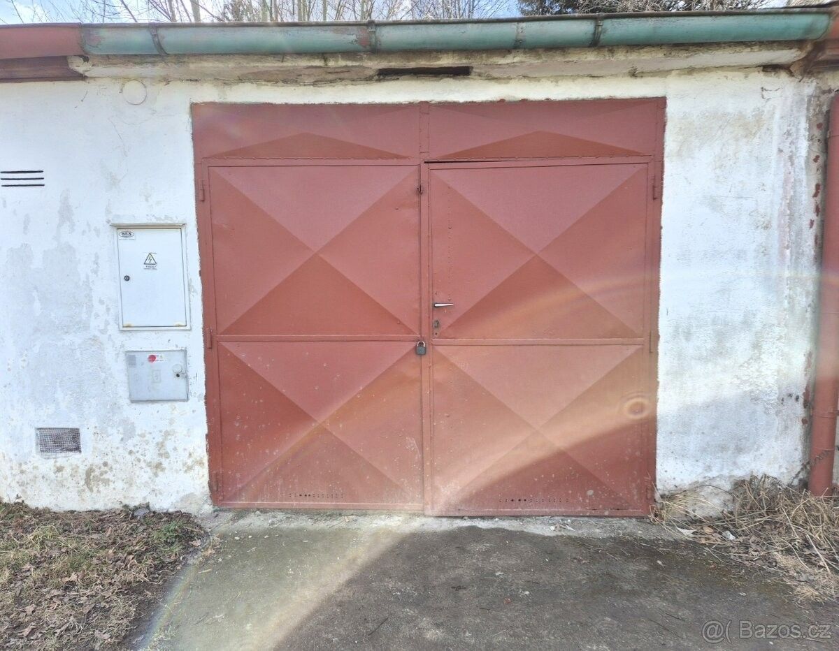 Garáže, České Budějovice, 370 04 - 1
