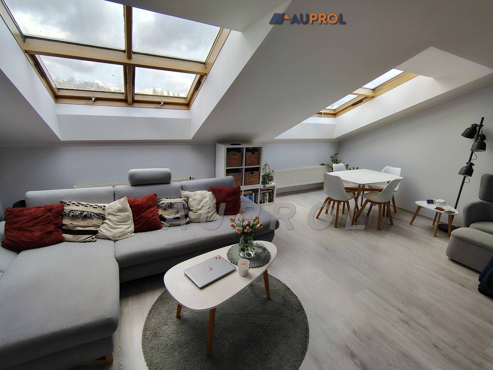 2+kk, Prokopovo náměstí, Praha, 78 m²