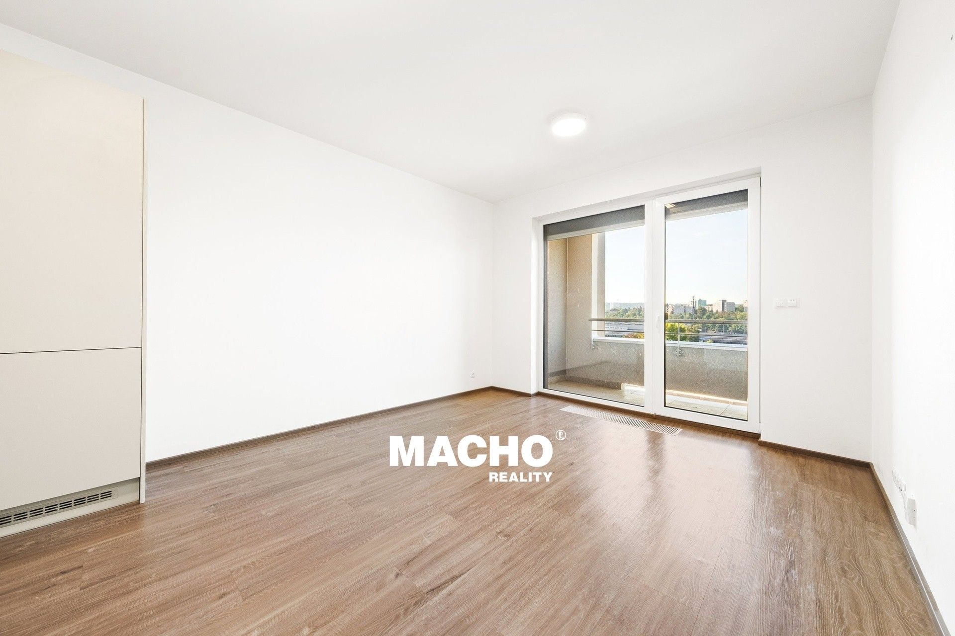 Pronájem byt 1+kk - Krnkova, Praha Michle, 33 m² - 2