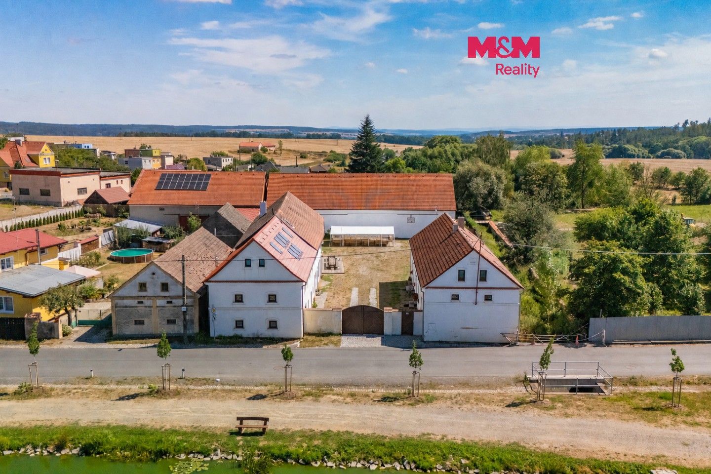 Ubytovací zařízení, Pňovany, 450 m² - 1