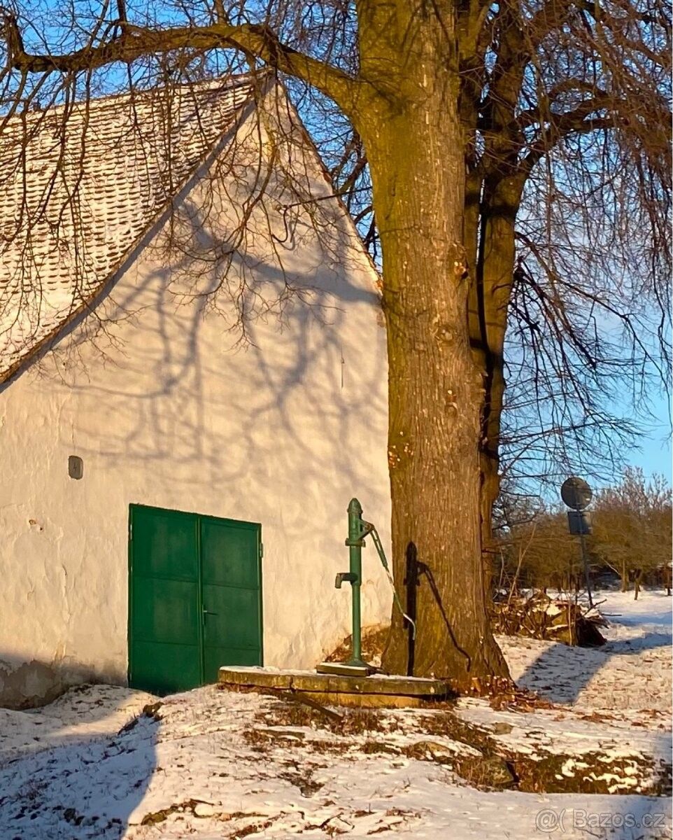 Garáže, Jaroměřice nad Rokytnou, 675 51