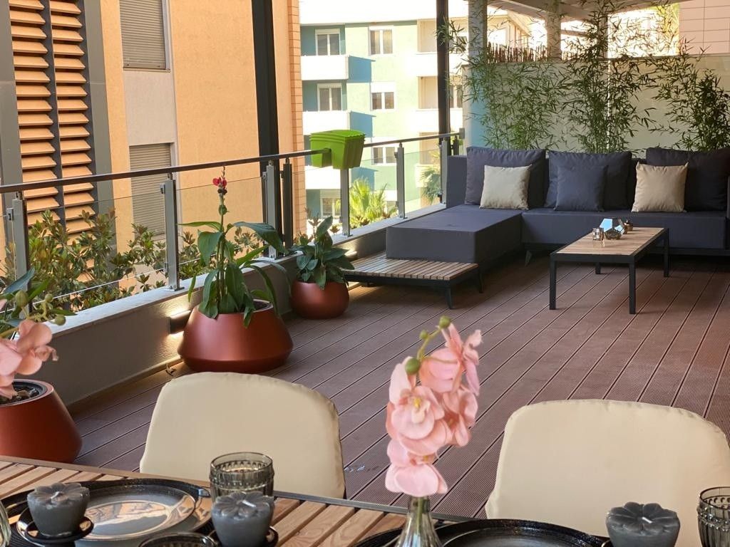 Byty, 987 66, Zahraničí