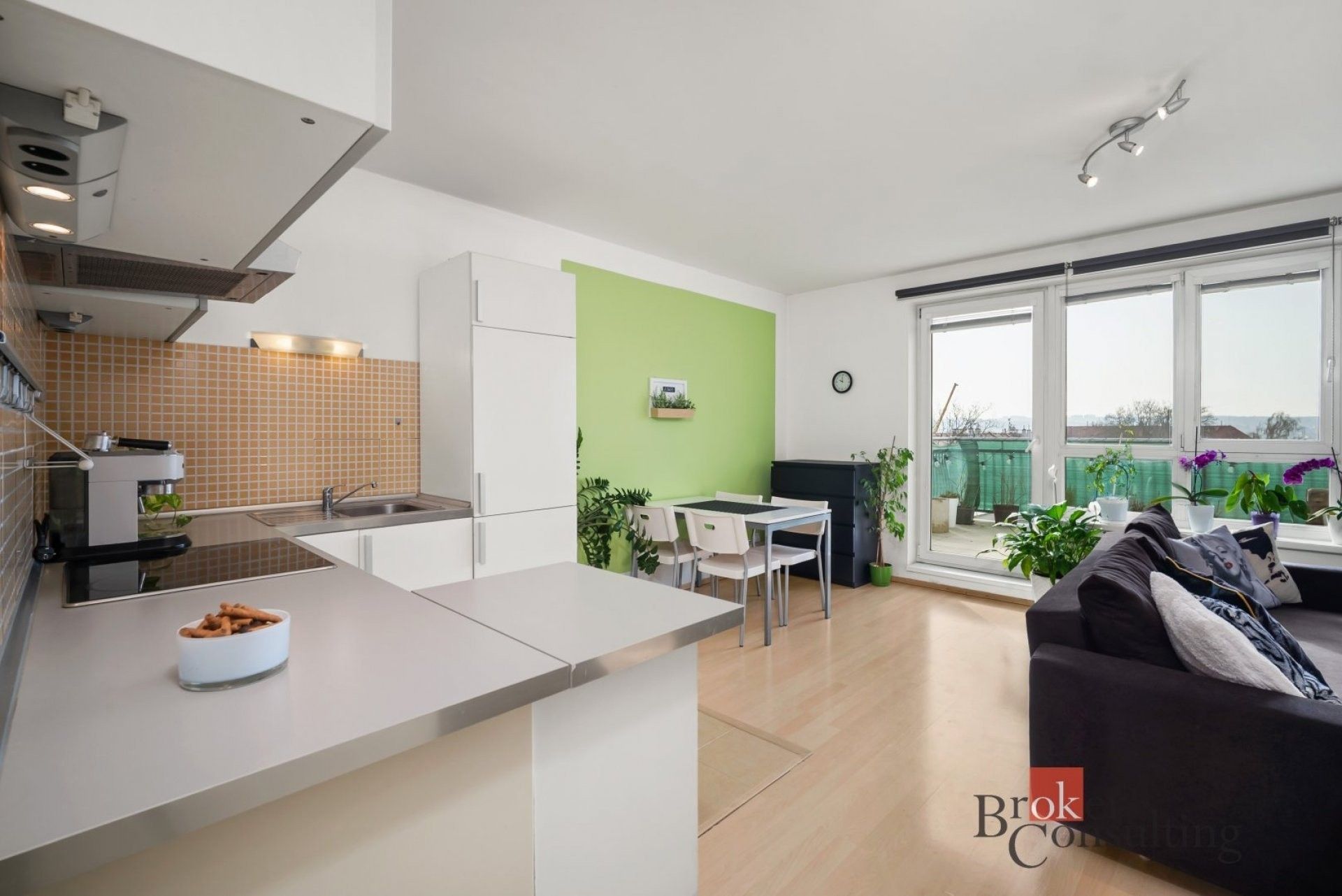Prodej byt 1+kk - Novobohdalecká, Praha, 42 m²