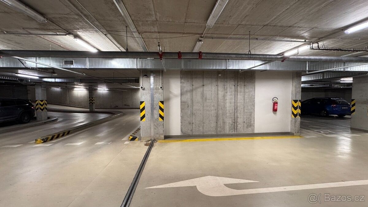 Pronájem garáž - Praha, 155 00