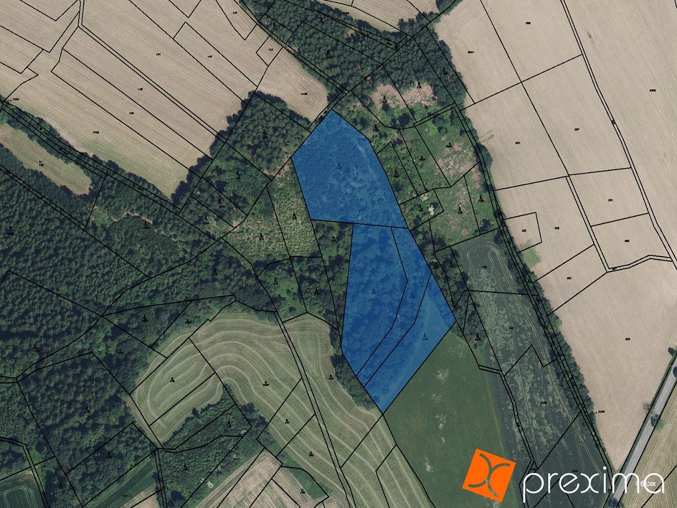 Les, 2 496 m²