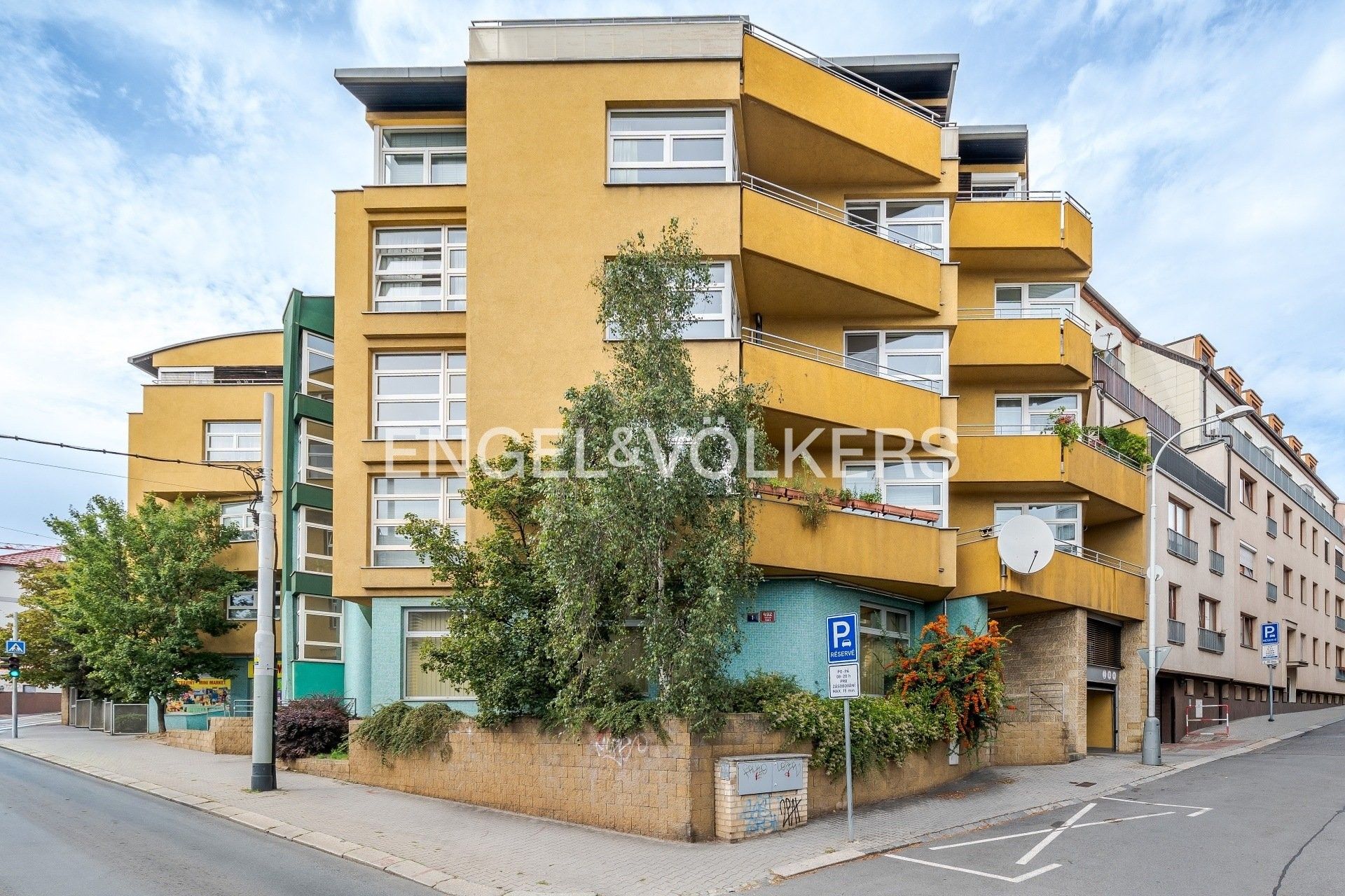 Obchodní prostory, U třešňovky 492, Praha Kobylisy, 224 m² - 1
