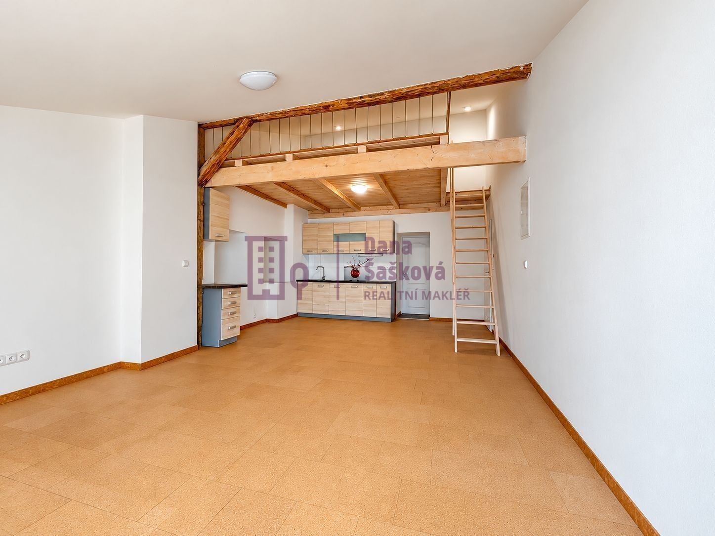 Pronájem byt 1+kk - nám. Míru 158, Jindřichův Hradec I, 50 m² - 5