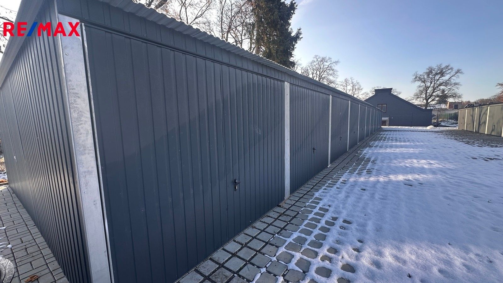 Pronájem garáž - Rakouská, Milovice, 18 m²