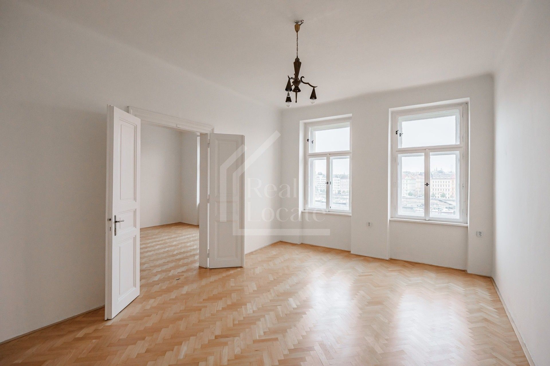 2+kk, Janáčkovo nábřeží, Praha, 81 m² - 1