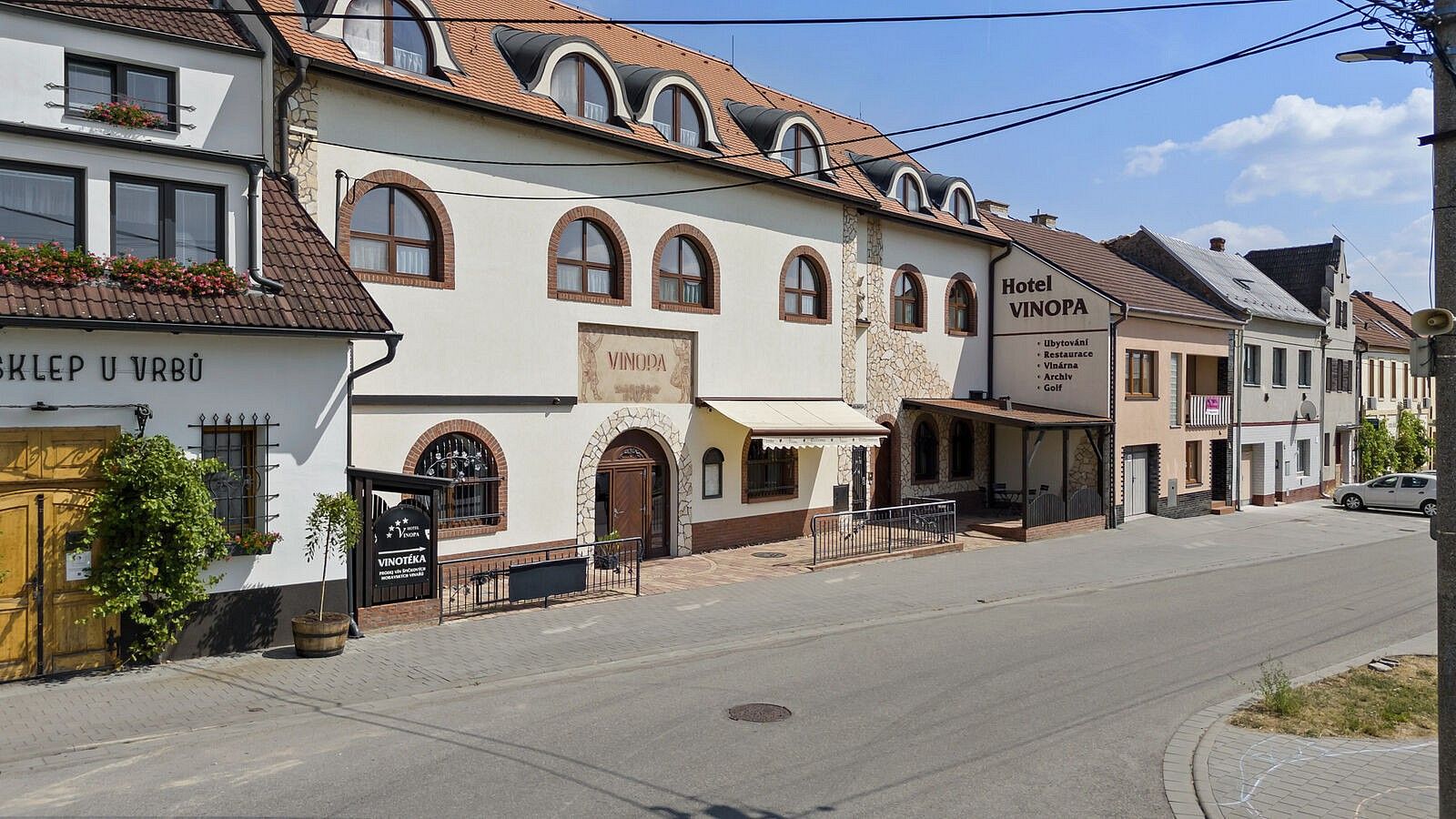 Ubytovací zařízení, Hustopeče, okres Břeclav, Jihomoravský kraj, 1 000 m² - 1
