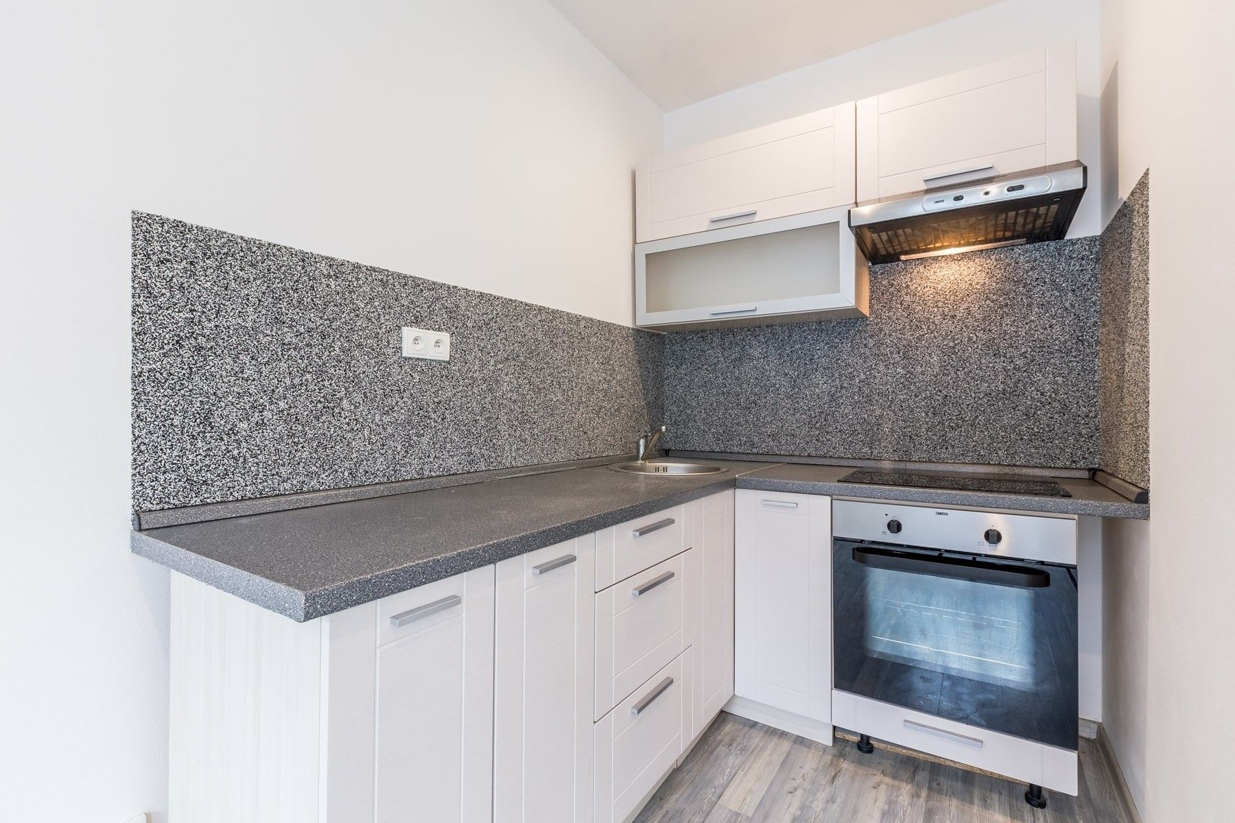 Pronájem byt 2+kk - Na vyhaslém, Kladno, 40 m²