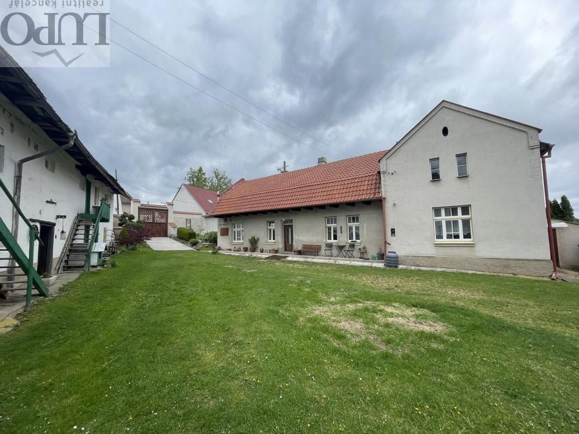 Prodej rodinný dům - Líský, 700 m²