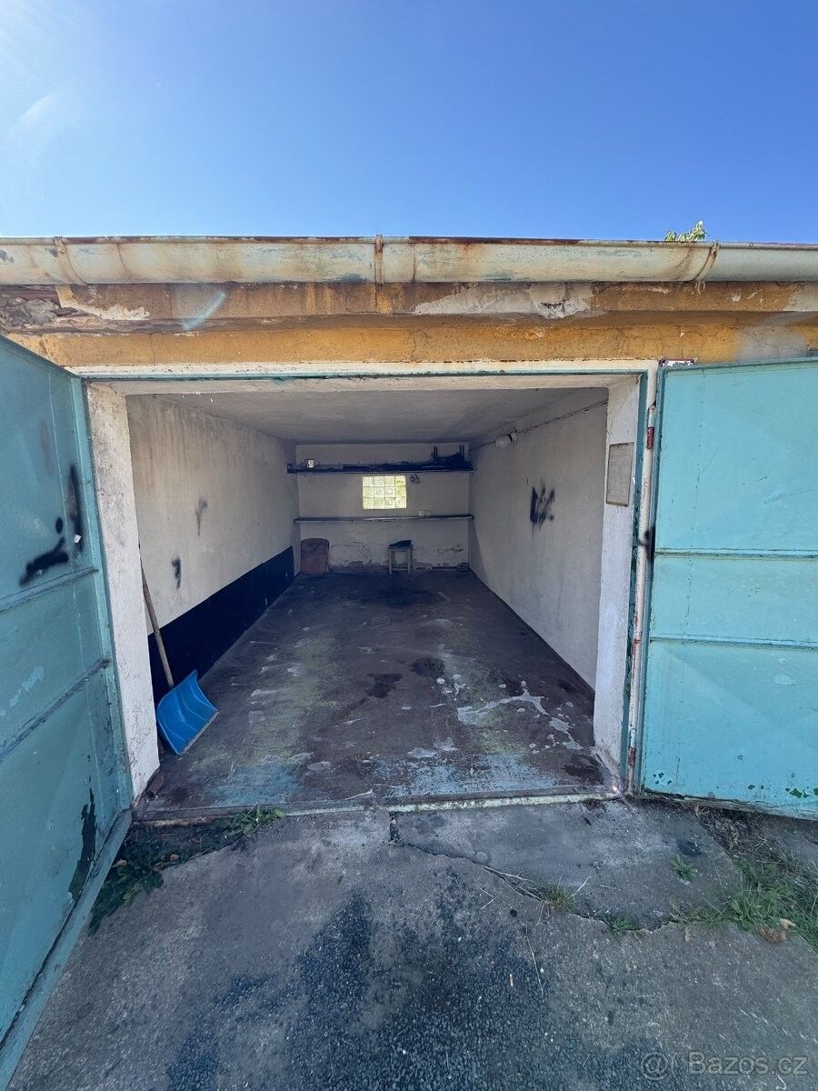 Garáže, Chomutov, 430 01