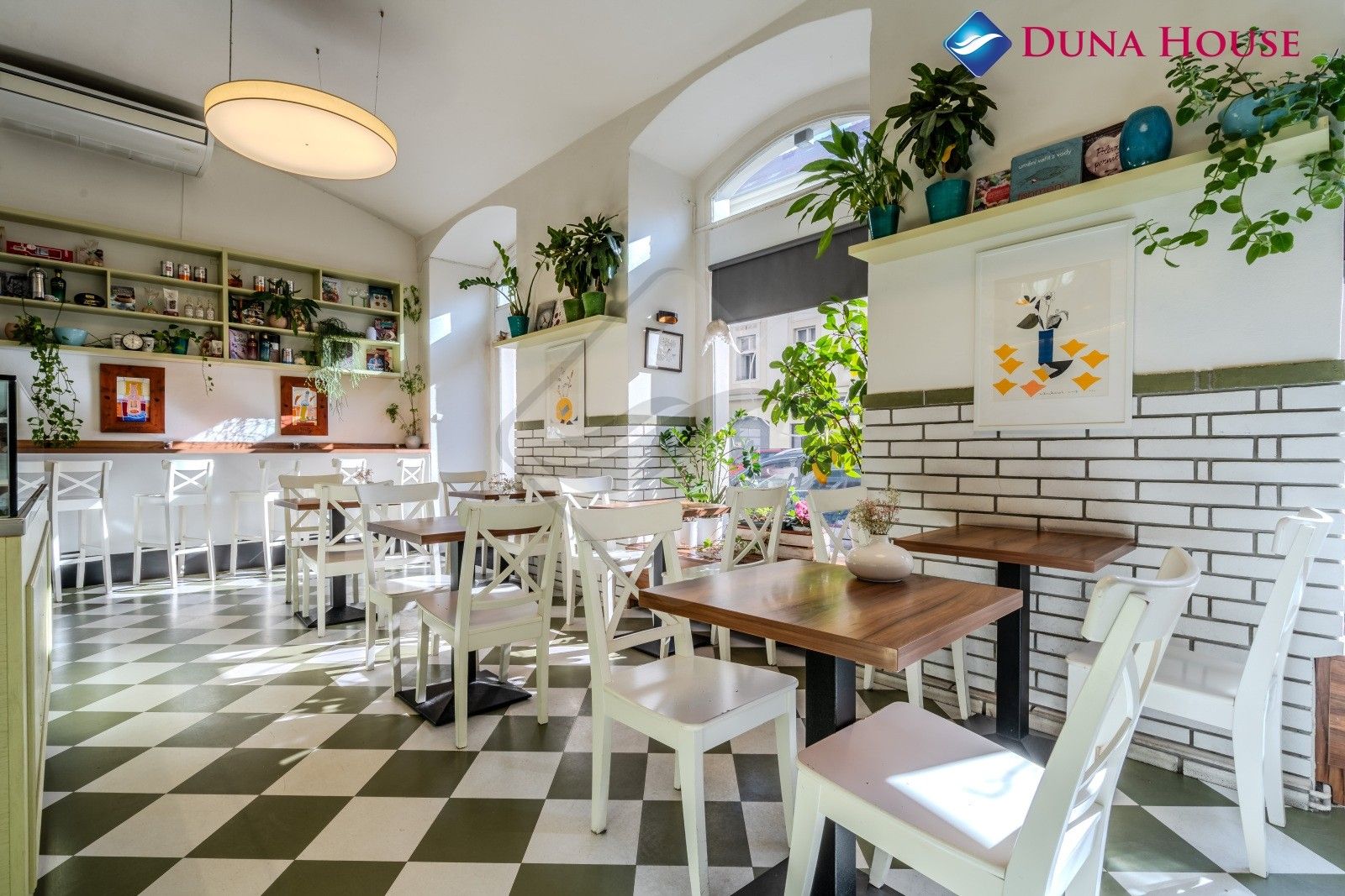 Obchodní prostory · 179 m² · Sokolovská, Praha - 3