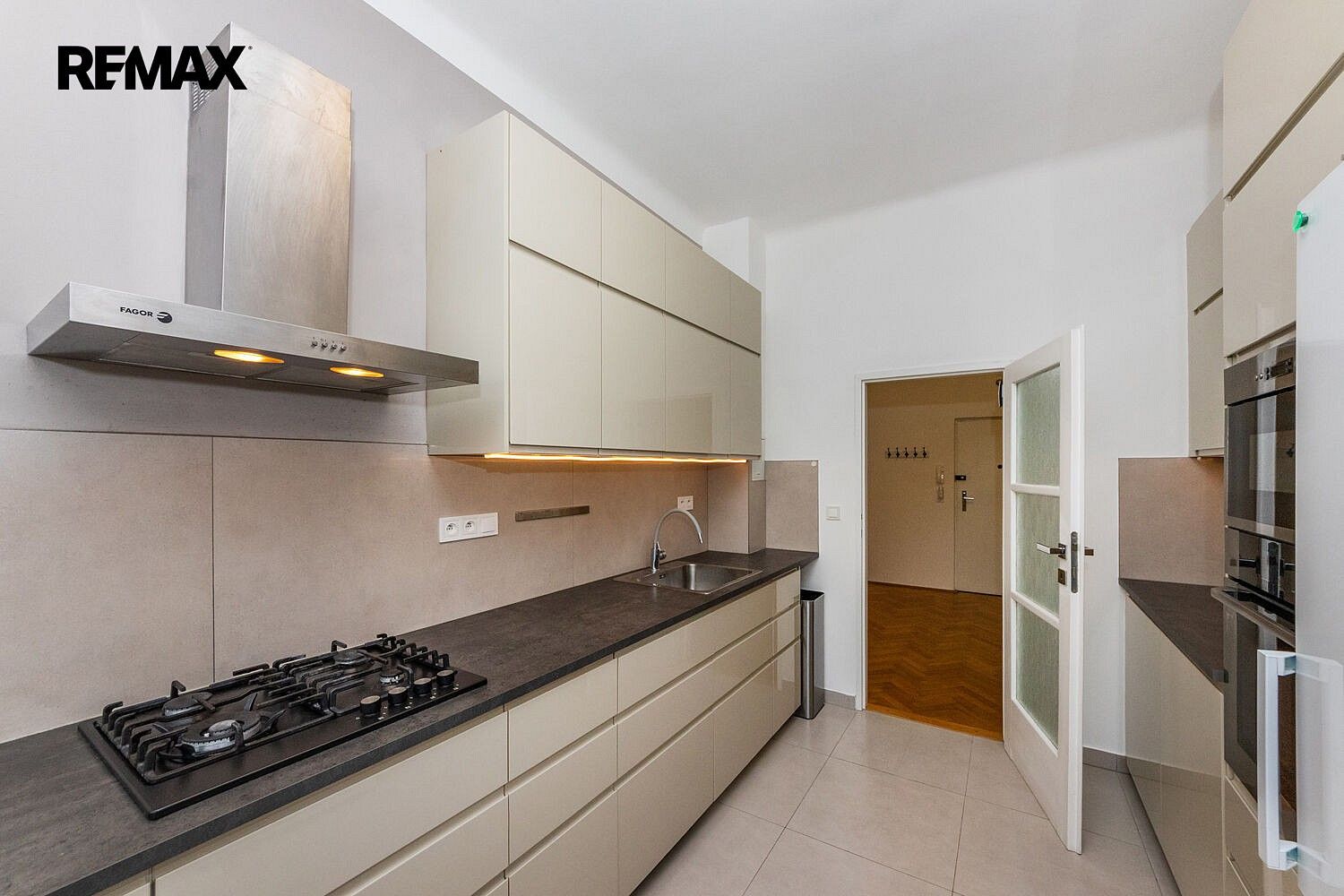 Byt 2+1 · 74 m² · Na Pankráci, Praha 4 - Nusle - 4