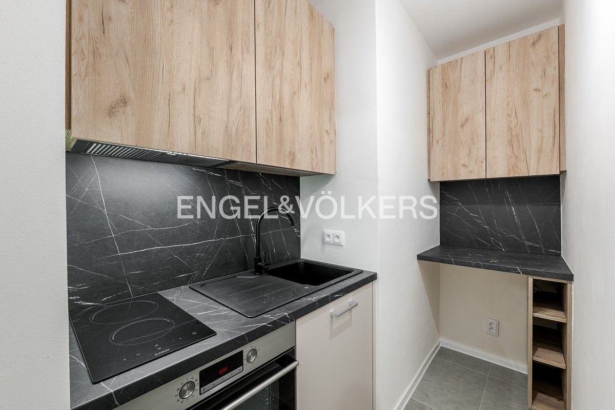 Pronájem byt 1+kk - Nad Kajetánkou, Praha, 33 m²