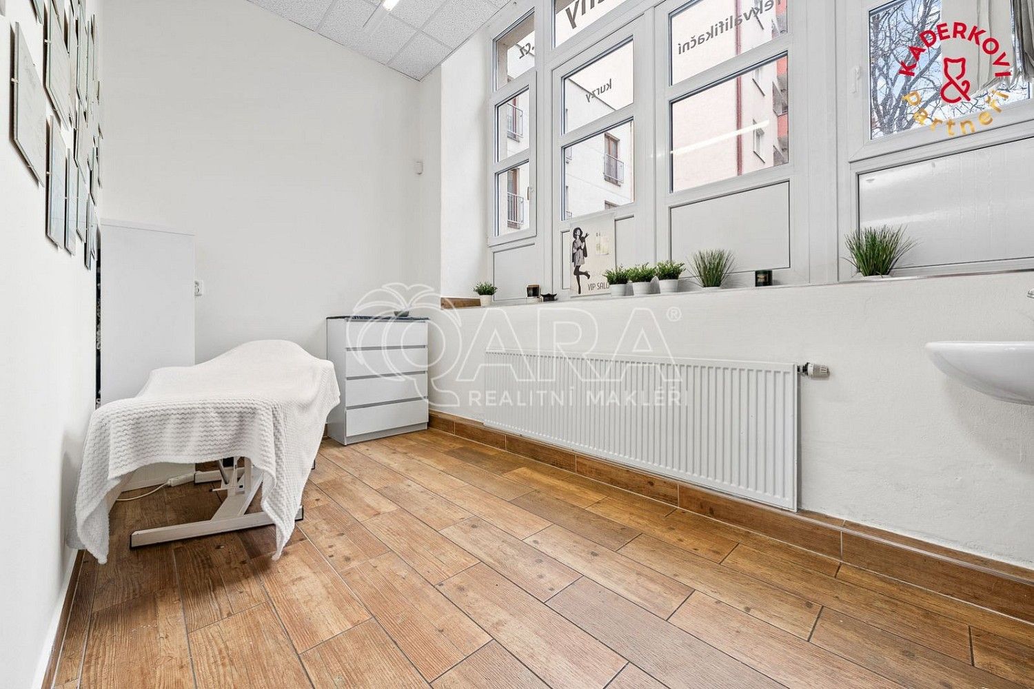 Obchodní prostory, 153 m²