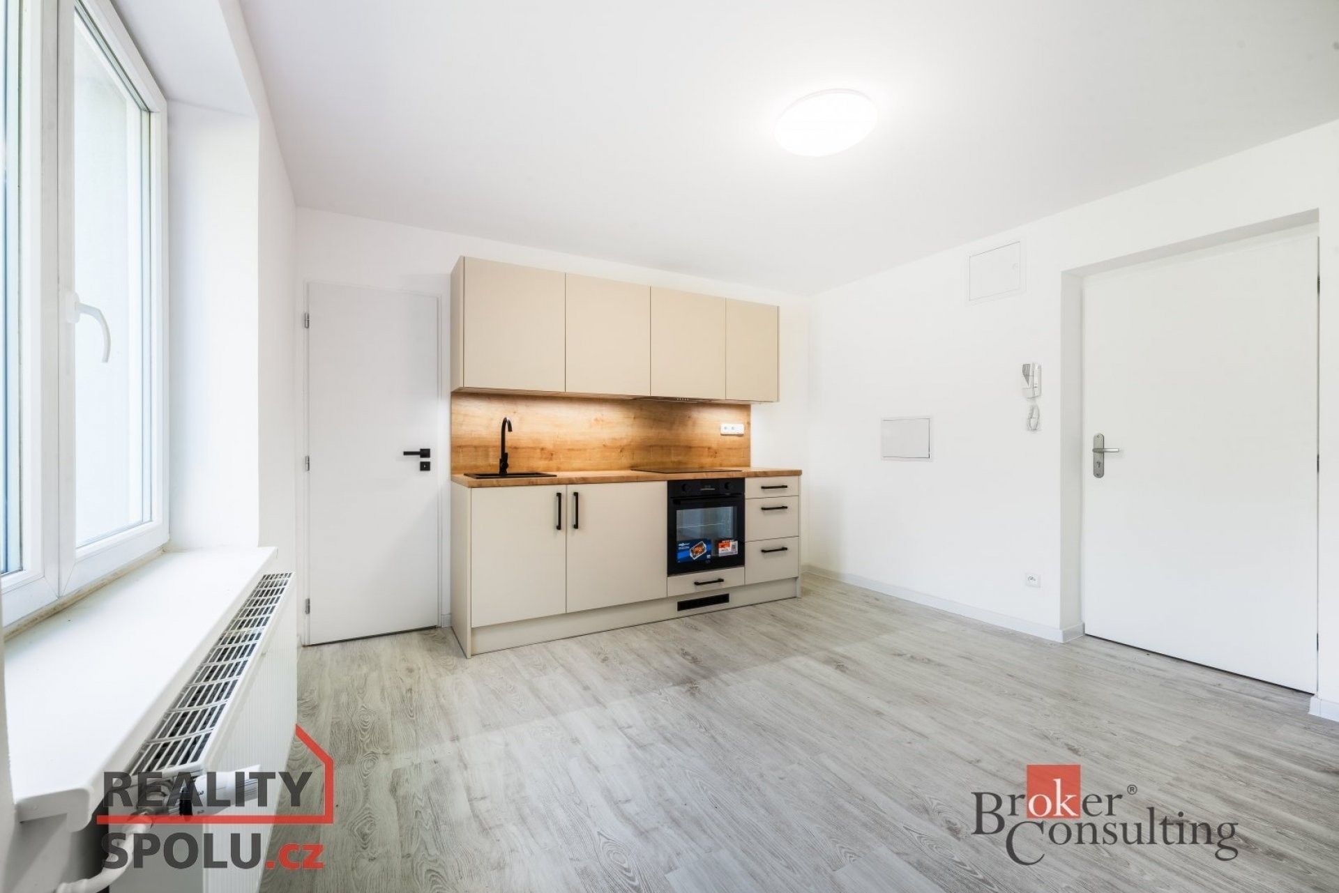 Pronájem byt 1+1 - Křižíkova, Frýdek-Místek, 45 m²