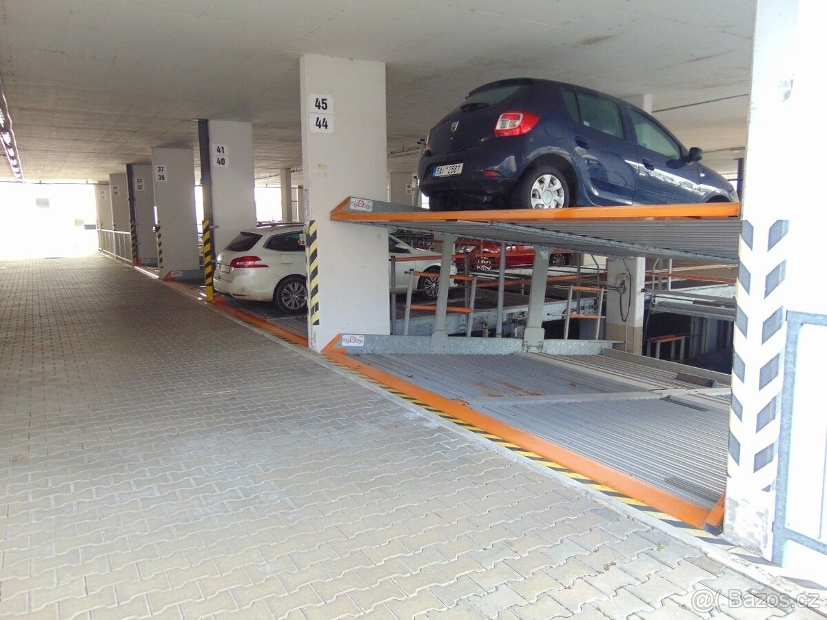 Pronájem garáž - Pardubice, 530 09
