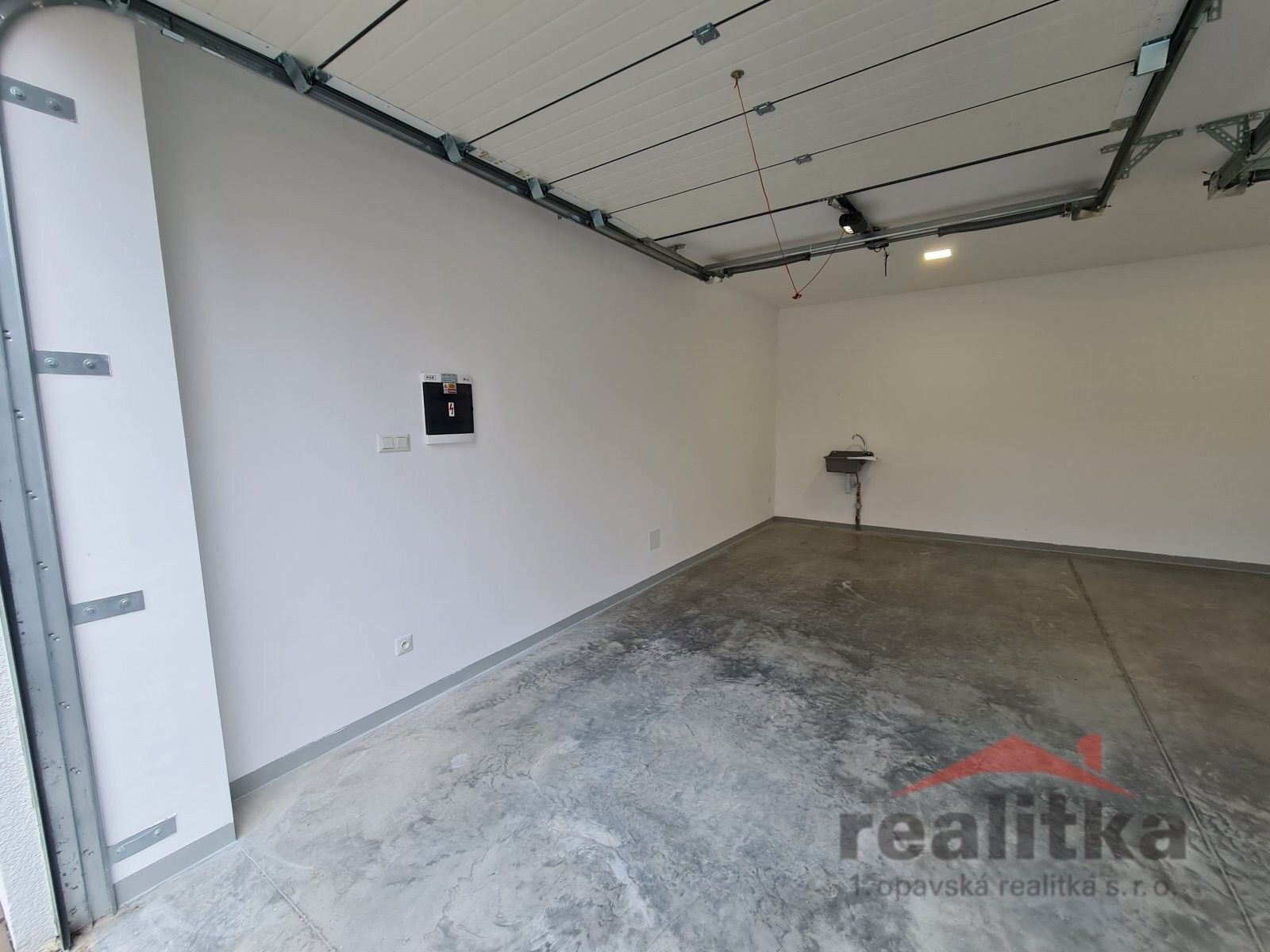 Pronájem garáž - Na Prachovníku, Opava, 18 m²