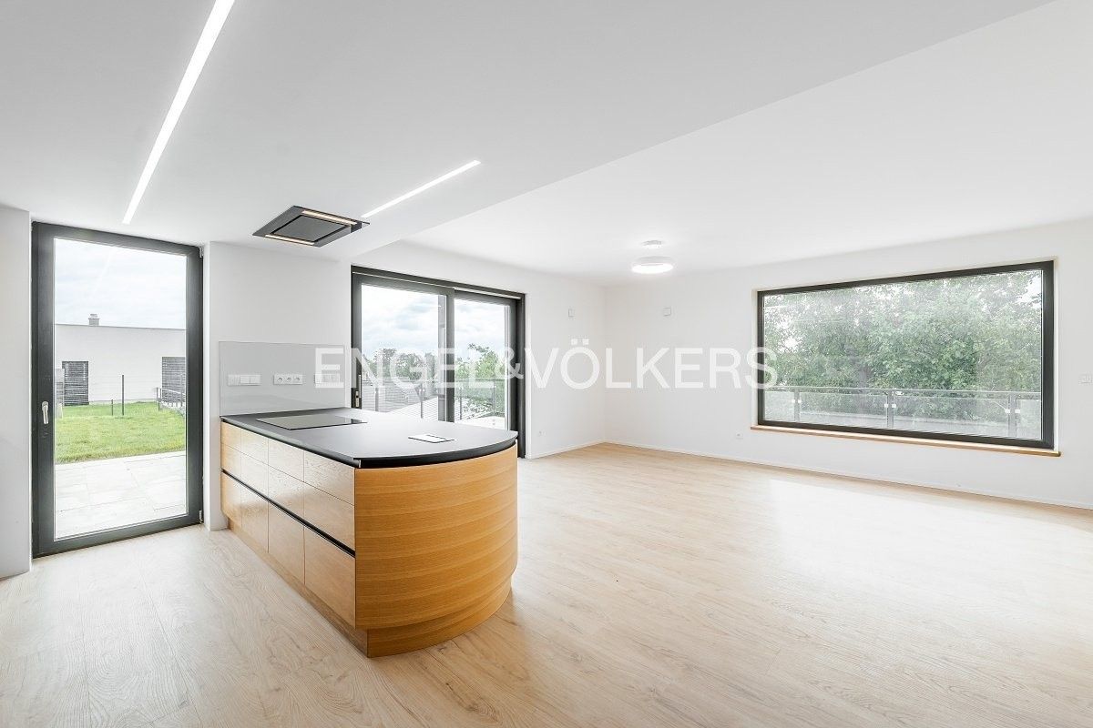 Pronájem rodinný dům - Na Křenkově, Praha, 290 m²