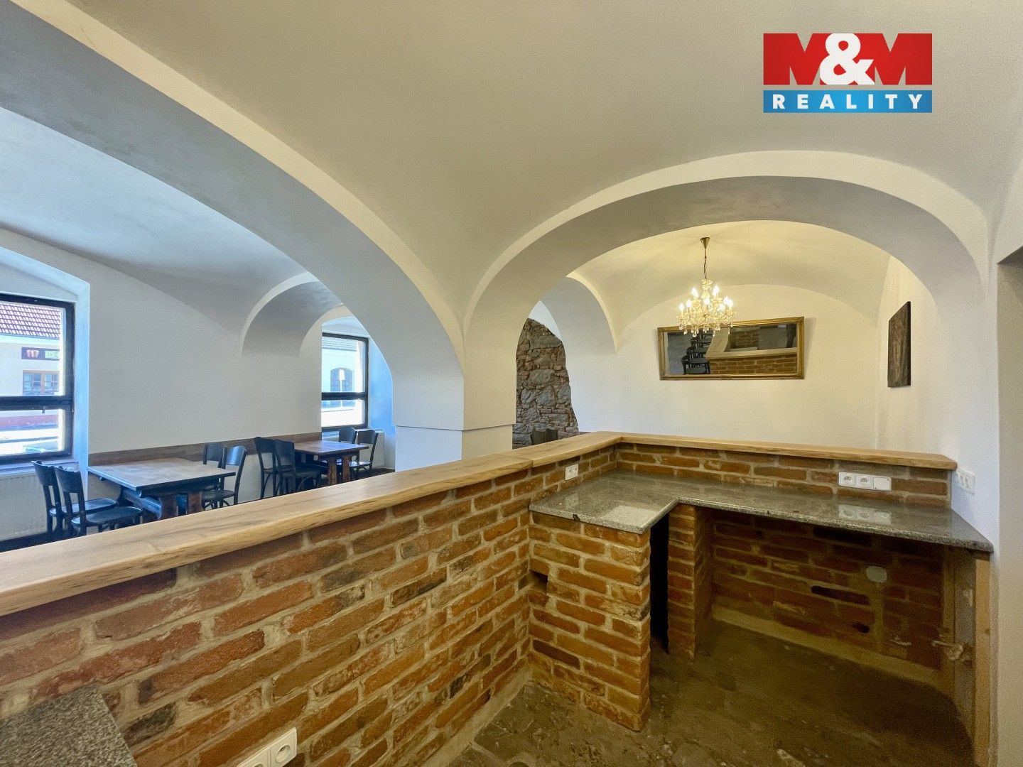 Restaurace · 300 m² · náměstí Míru, Blatná - 3
