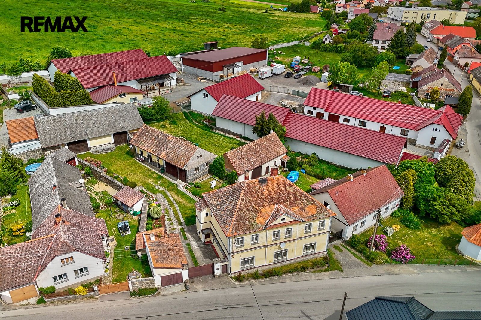 Rodinné domy, Kozárovice, 200 m² - 1