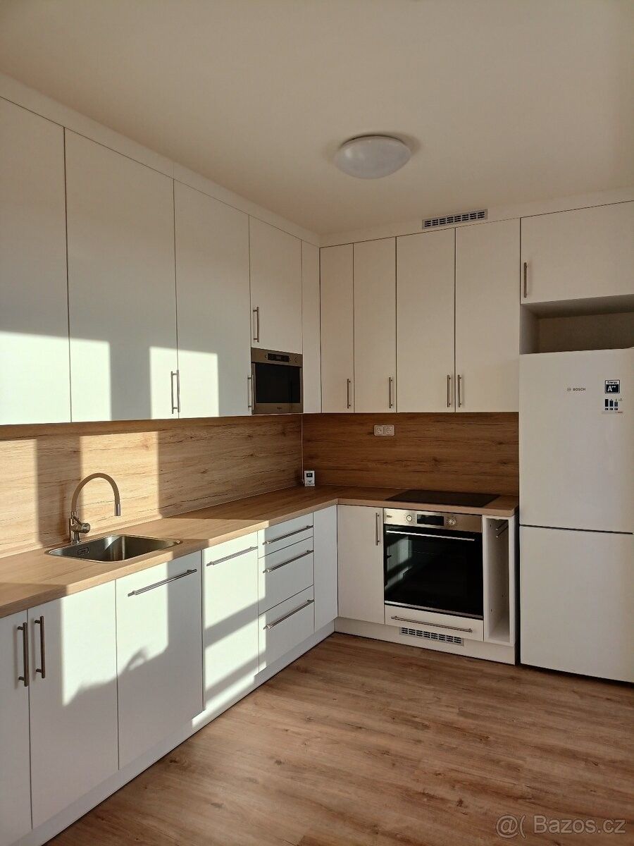 Byty, Pohořelice, 691 23