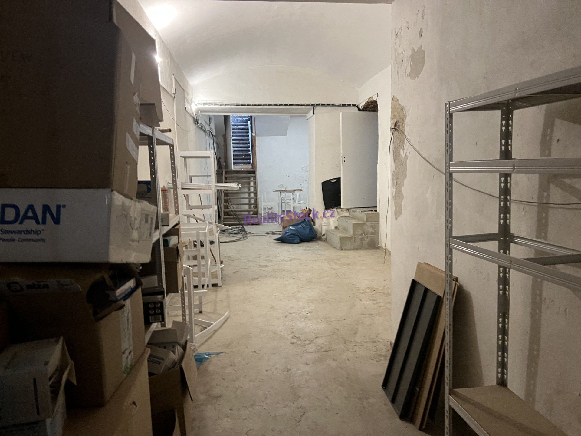 Sklady, Politických vězňů, Praha, 50 m²