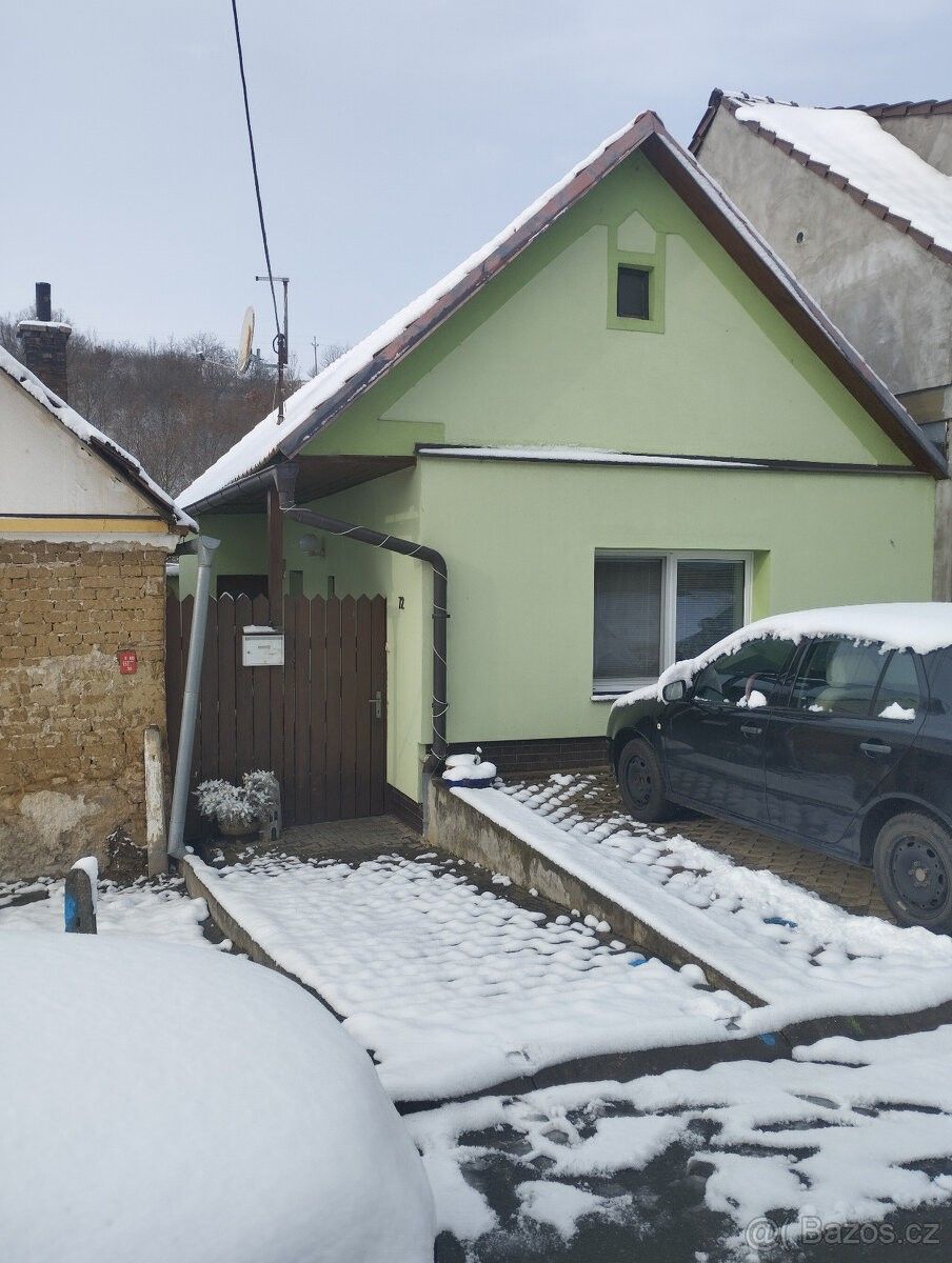 Pronájem rodinný dům - Hradčovice, 687 33