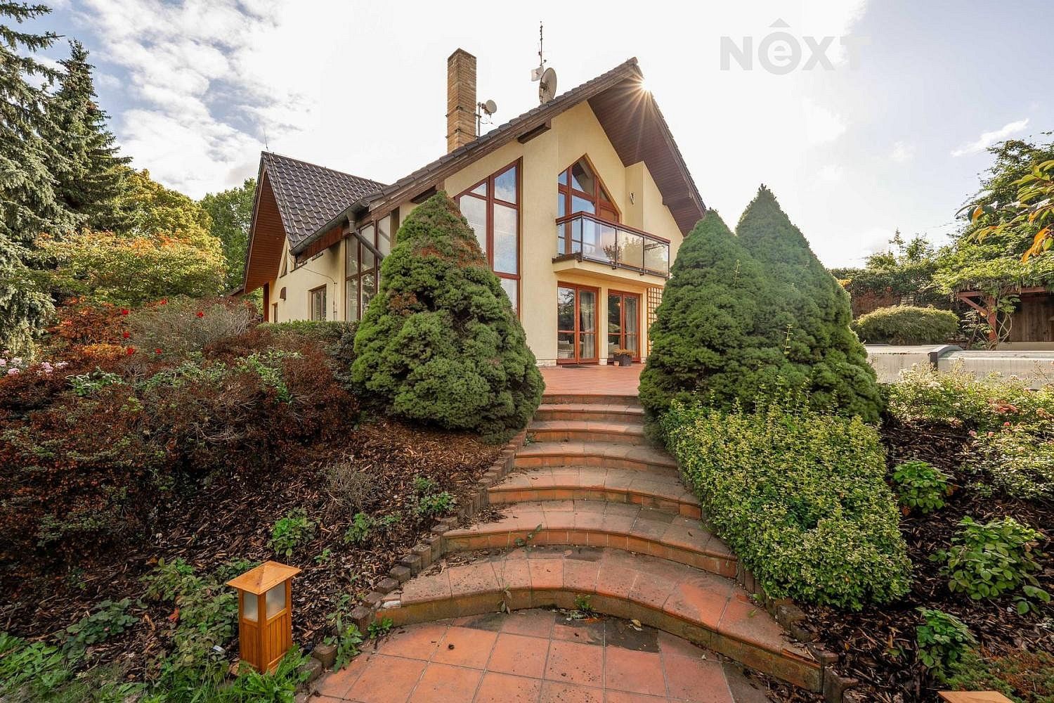 Rodinné domy, Vyhlídková, Plzeň - Doubravka, 331 m² - 1