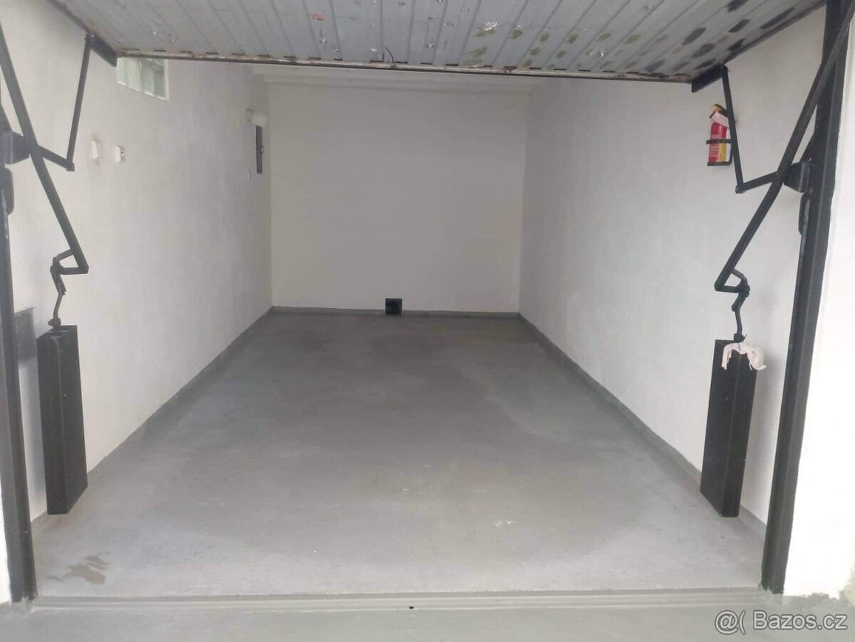 Garáže, Milevsko, 399 01