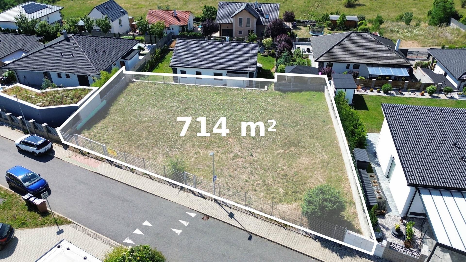 Pozemek pro bydlení, 714 m²