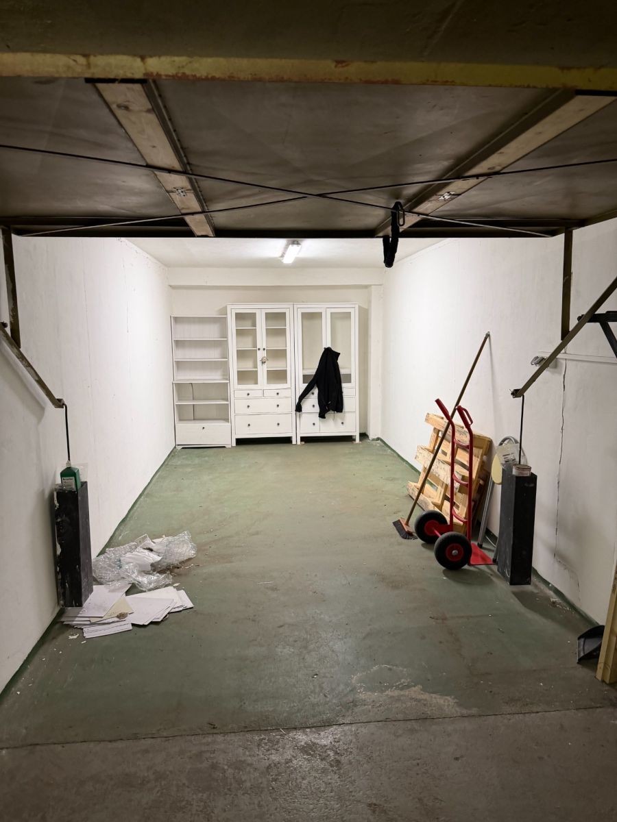 Pronájem garáž - Na Okraji, Praha - Veleslavín, 18 m² - 2