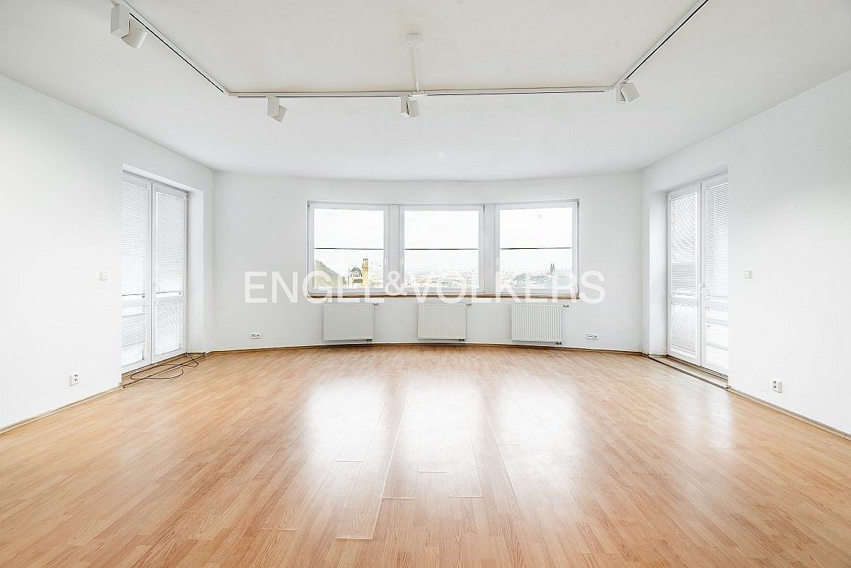 Kancelář · 839 m² · Praha - Smíchov, okres Praha 5, Hlavní město Praha - 4