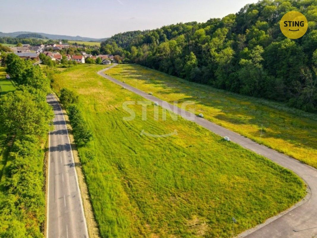 Pozemek pro bydlení, 911 m²