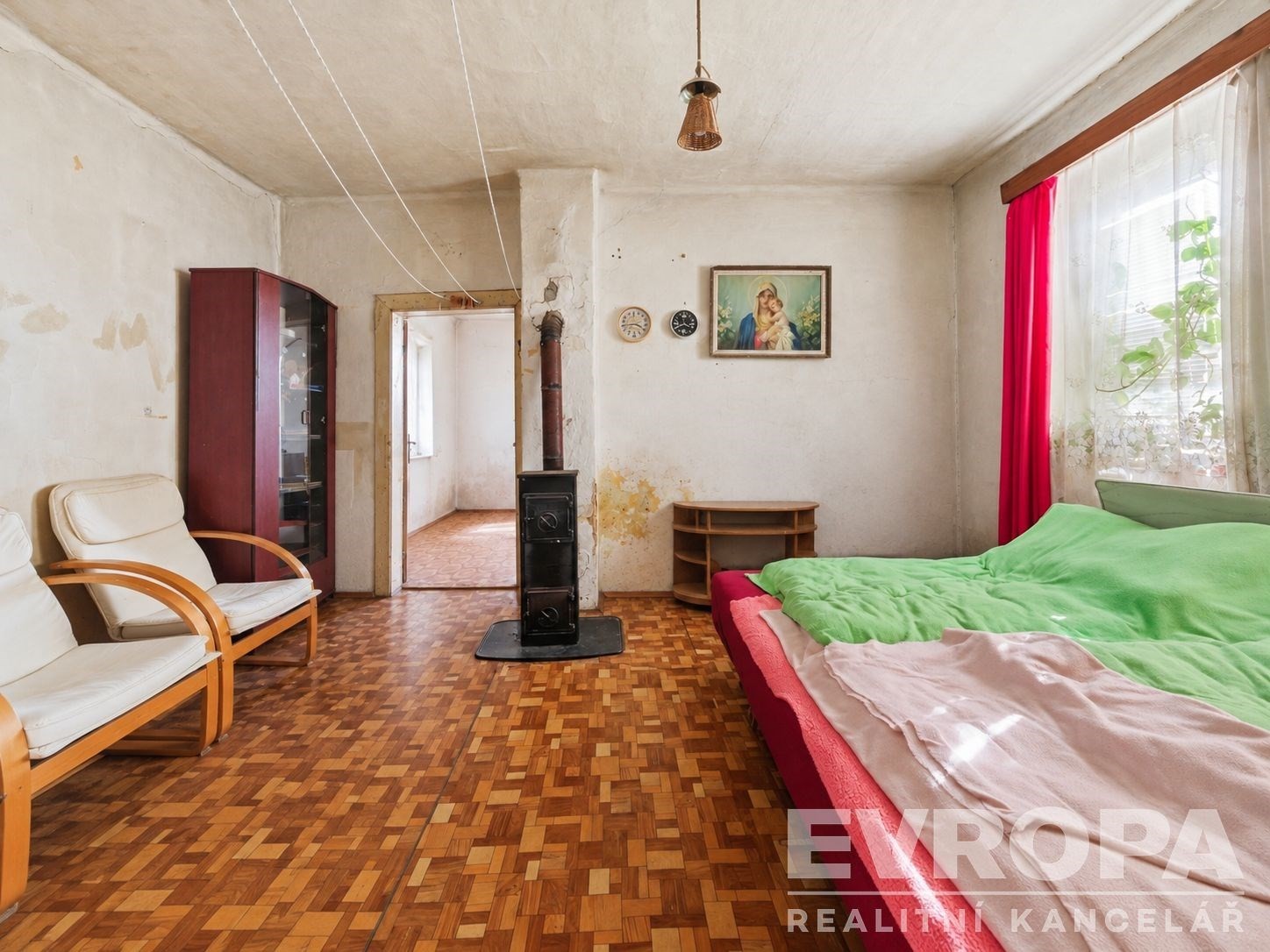 Rodinný dům · 104 m² · Pravy - 4