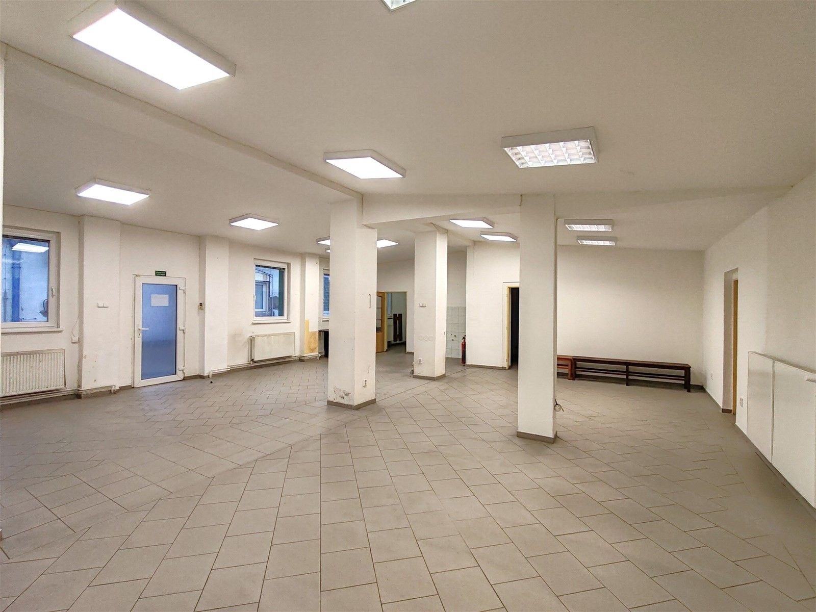 Obchodní prostory, Kolín V, 215 m² - 2