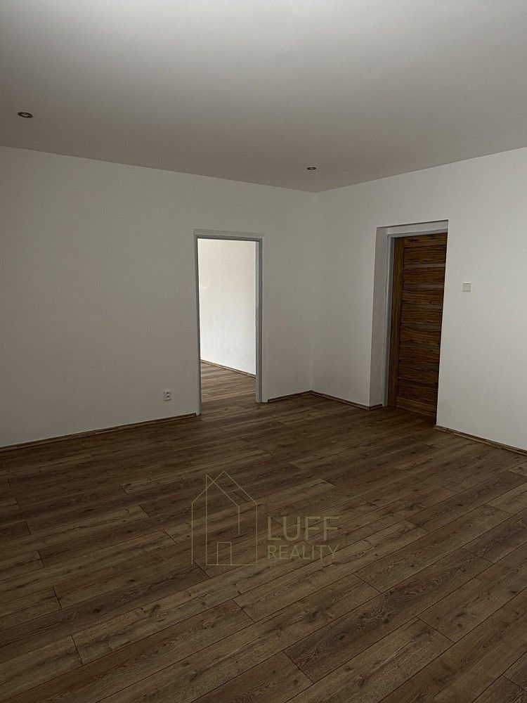 Pronájem byt 3+1 - Velimská, Praha 9 - Újezd nad Lesy, 63 m² - 5