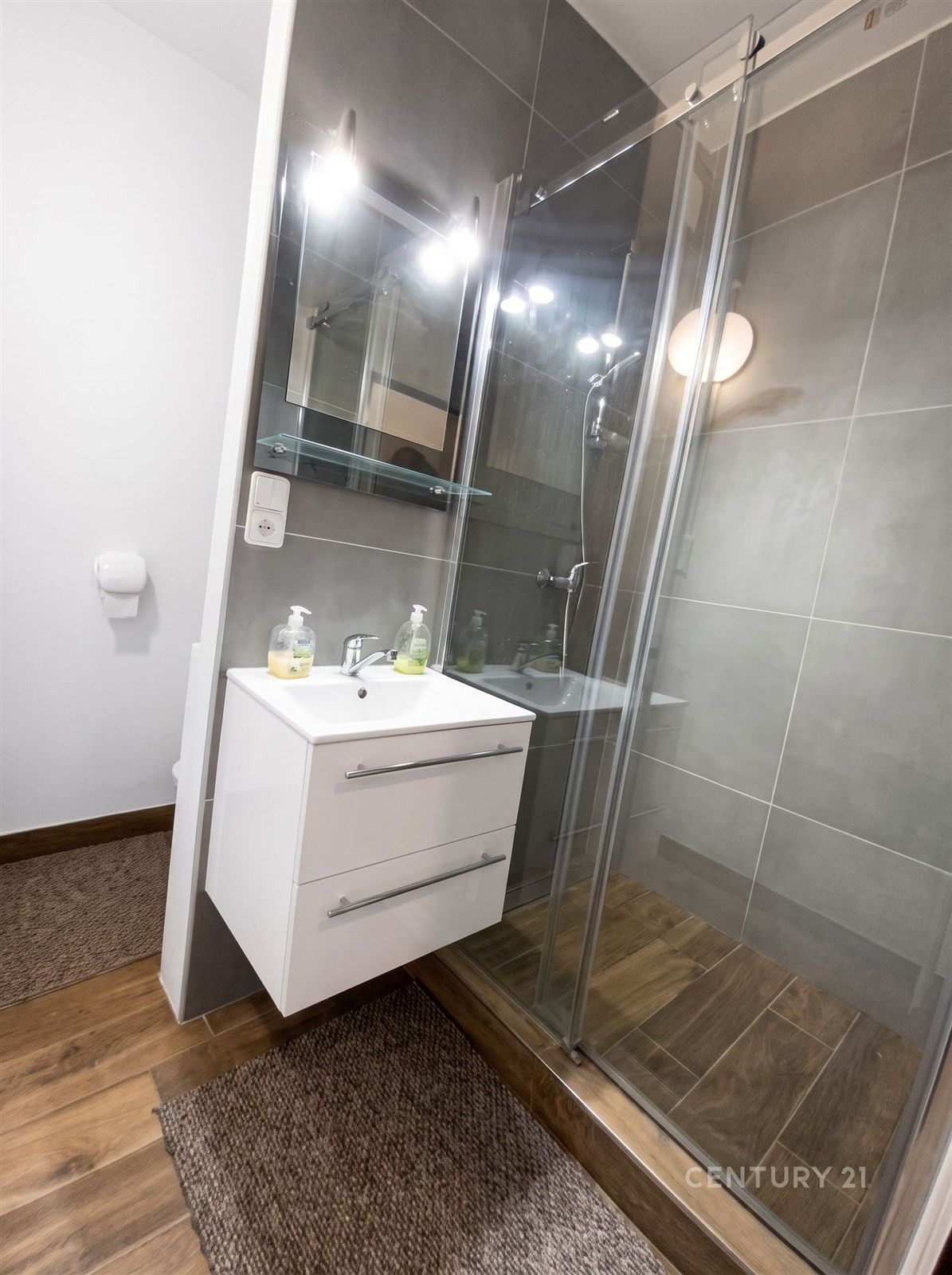 Pronájem byt 1+kk - Bratří Jaroňků 4063, Zlín, 28 m² - 5