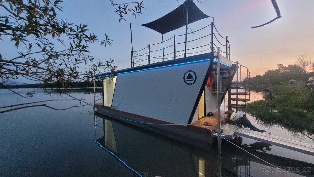 Rodinné domy, 987 65, Slovensko