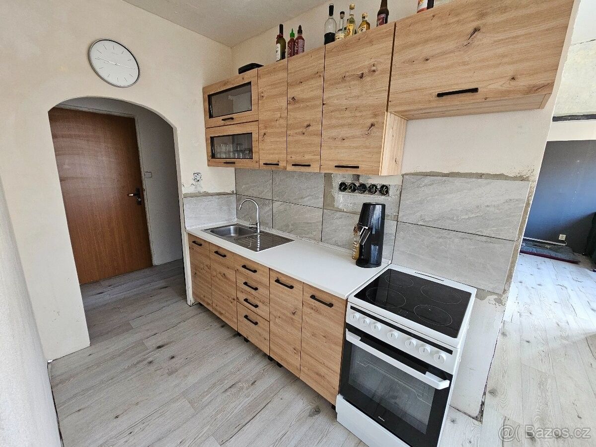 Pronájem byt - Úštěk, 411 45