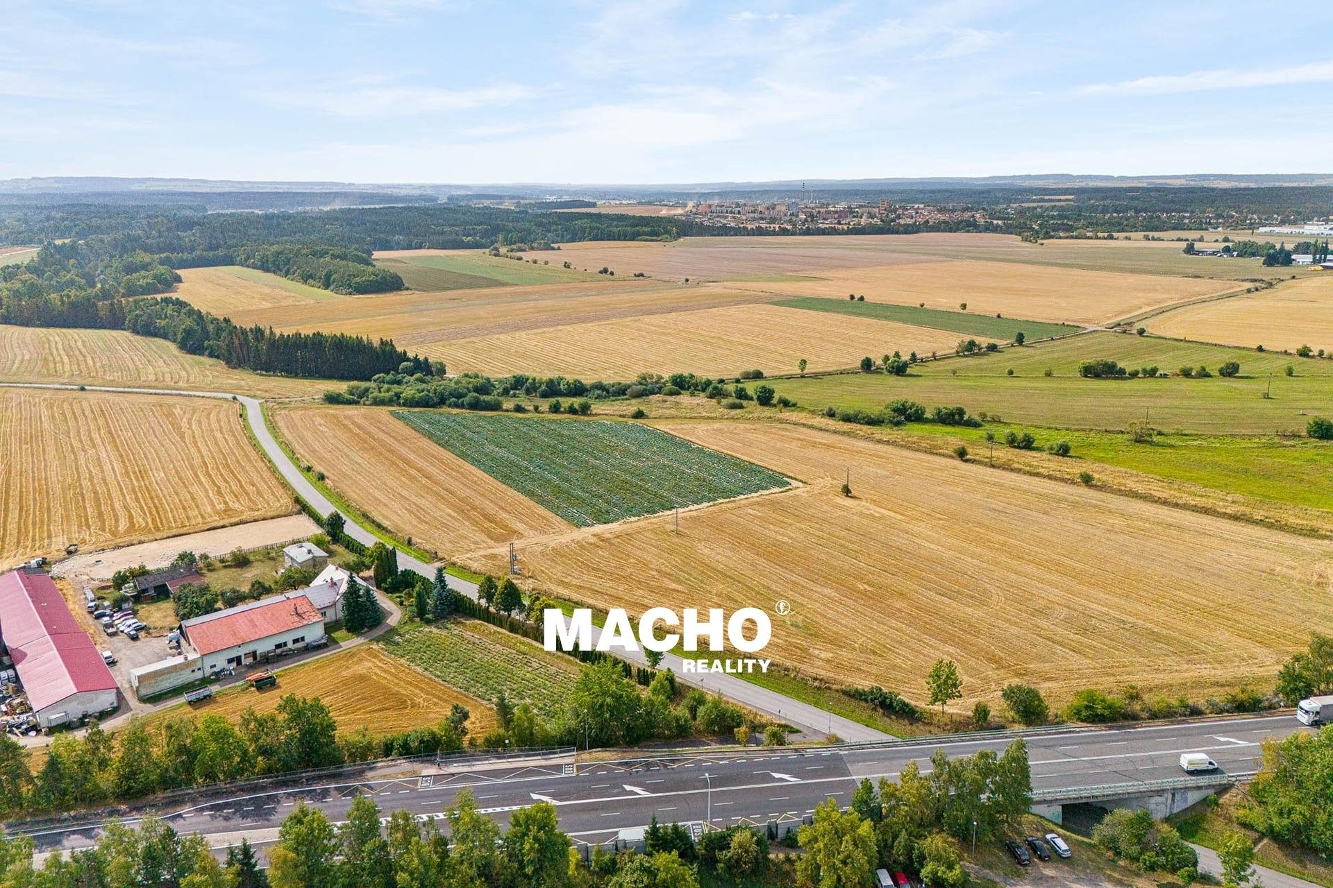 Prodej komerční pozemek - Měšice, Tábor