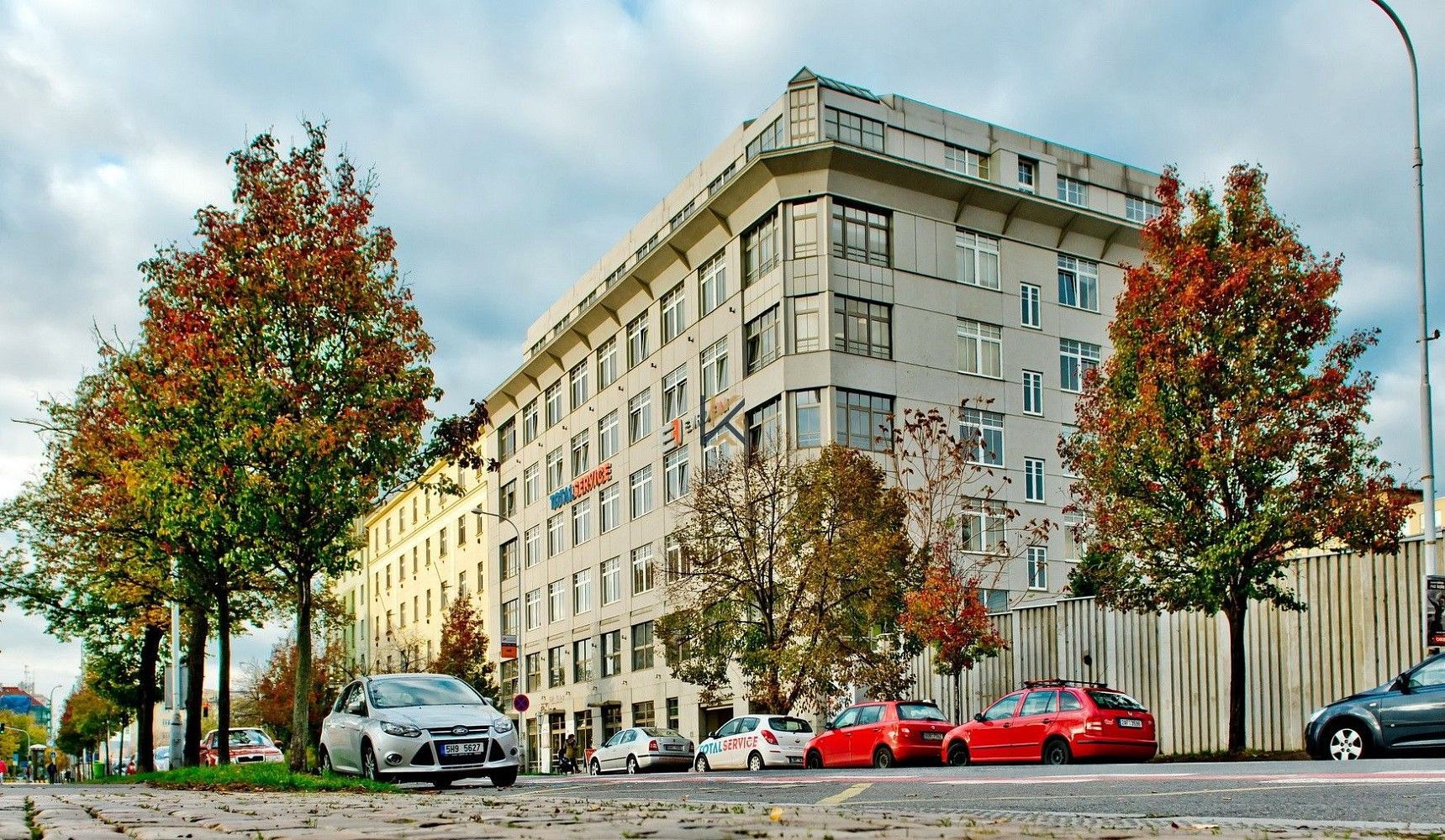 Kancelář, 565 m²