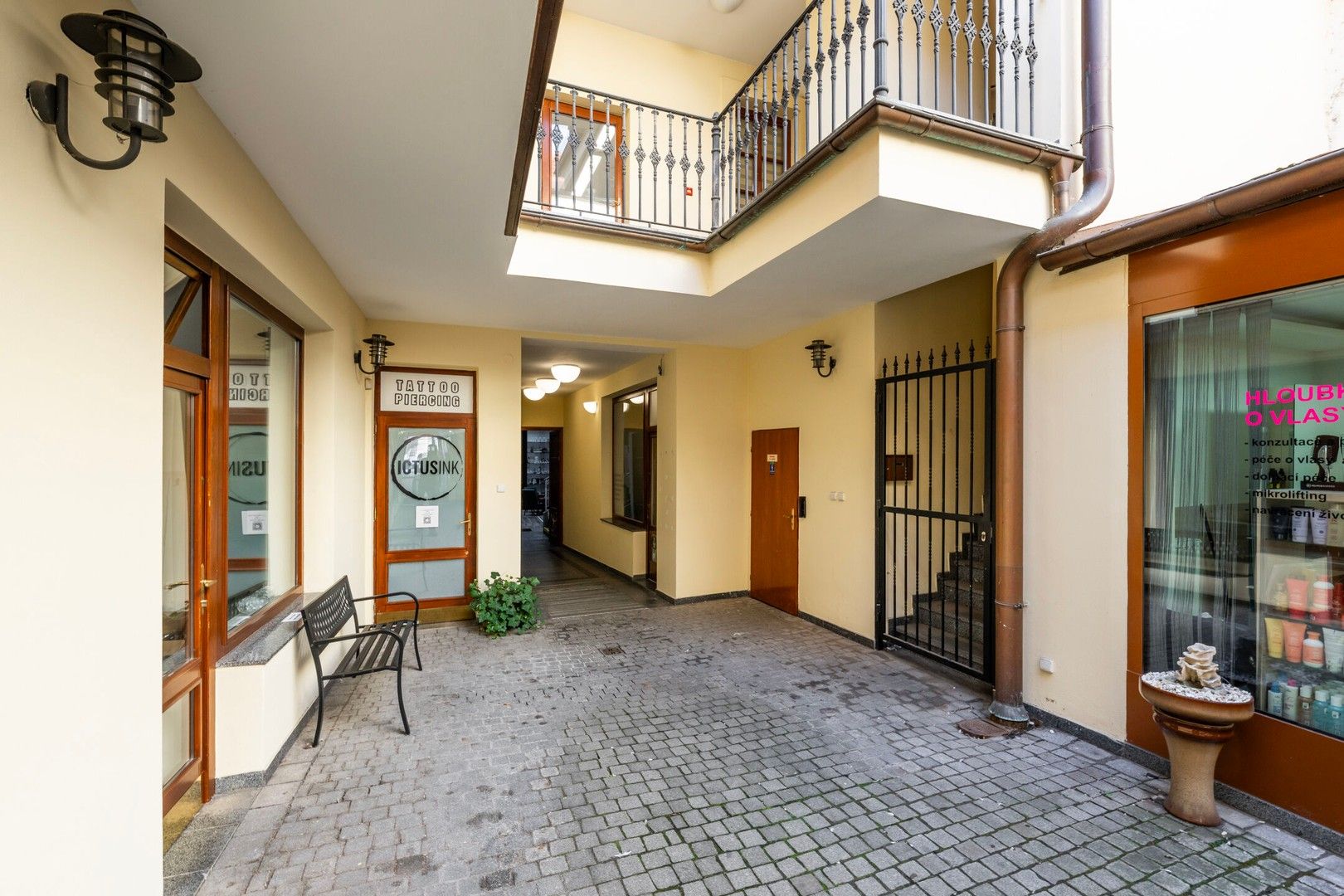 Obchodní prostory, náměstí Republiky 131, Plzeň Vnitřní Město, 24 m² - 2