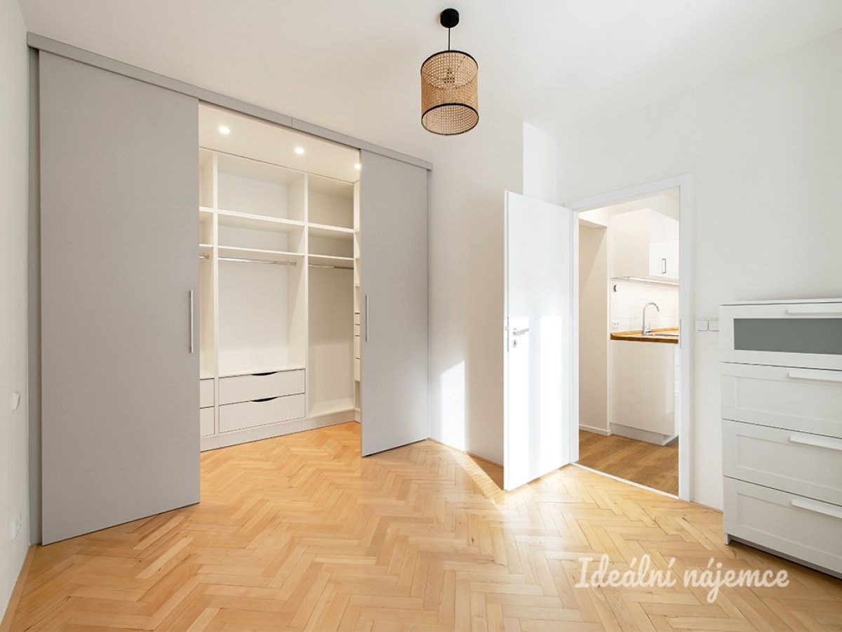 2+1, Nad Kajetánkou, Praha, 53 m²