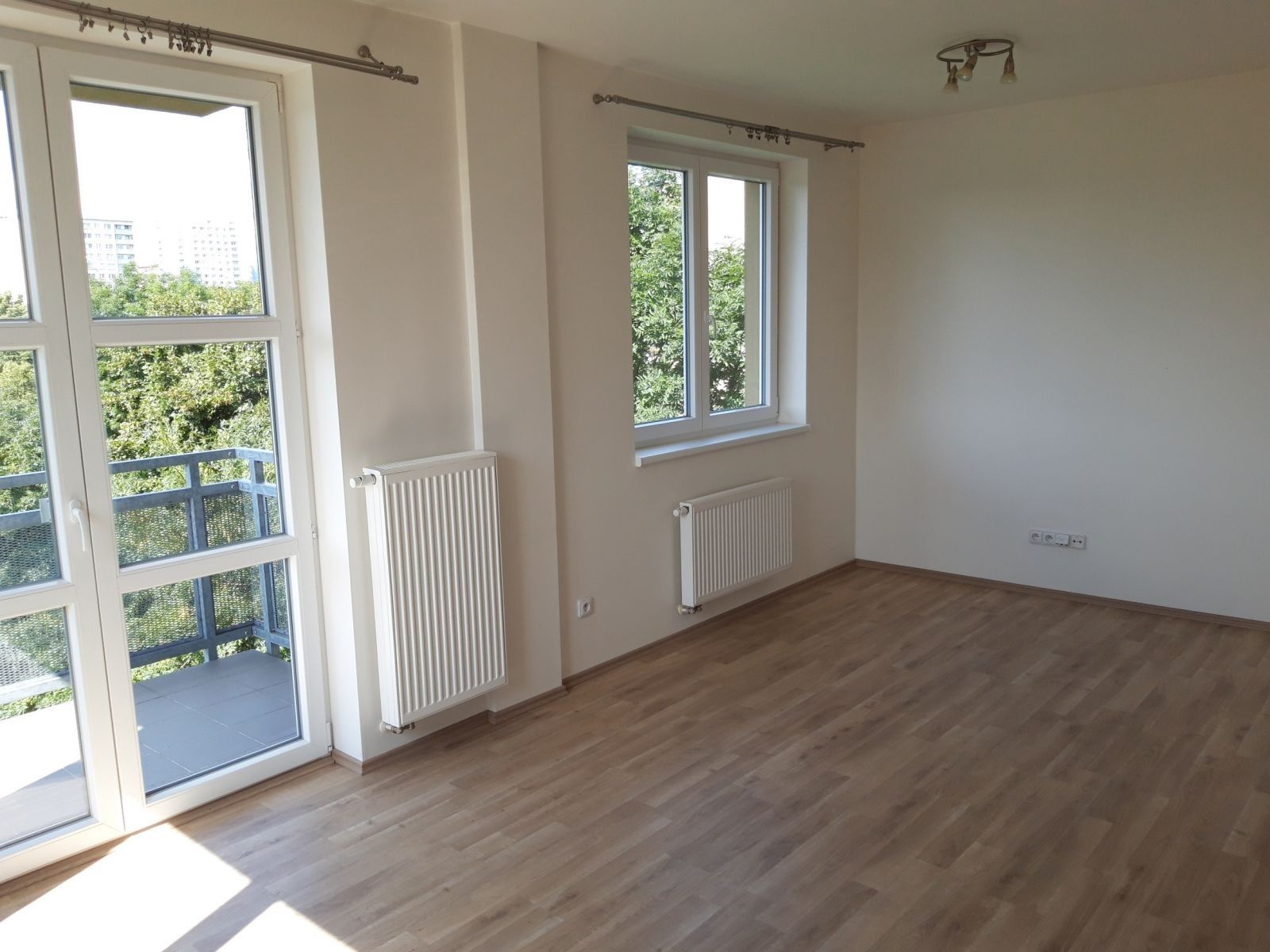 Pronájem byt 1+kk - Záveská, Praha, 33 m²