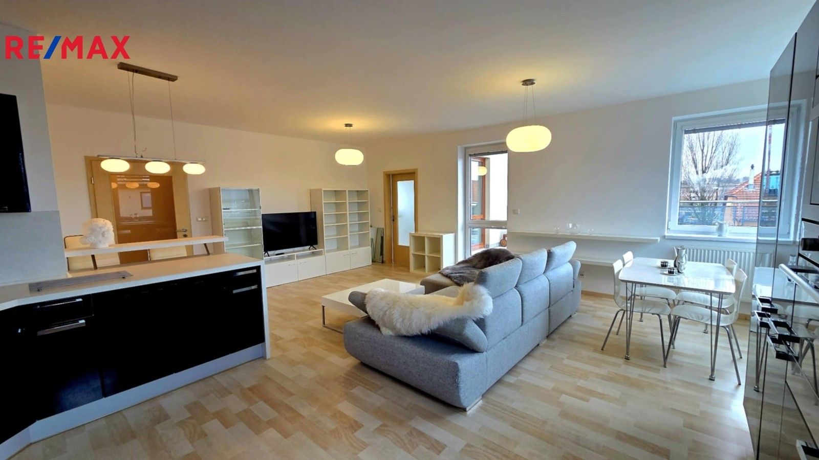 Pronájem byt 2+kk - Tvrdonická, Praha, 80 m²