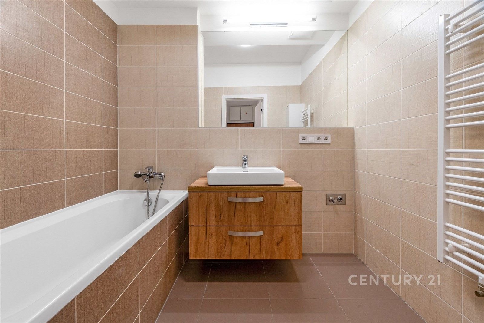 Byt 3+kk · 75 m² · Granitova  , Praha Hloubětín - 3