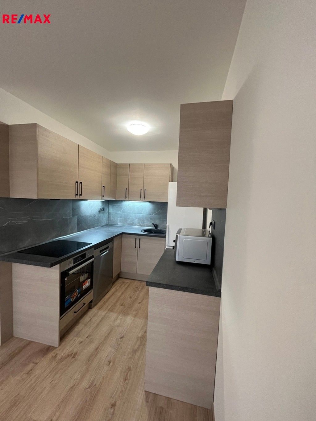 2+kk, Breitcetlova, Praha, 43 m²